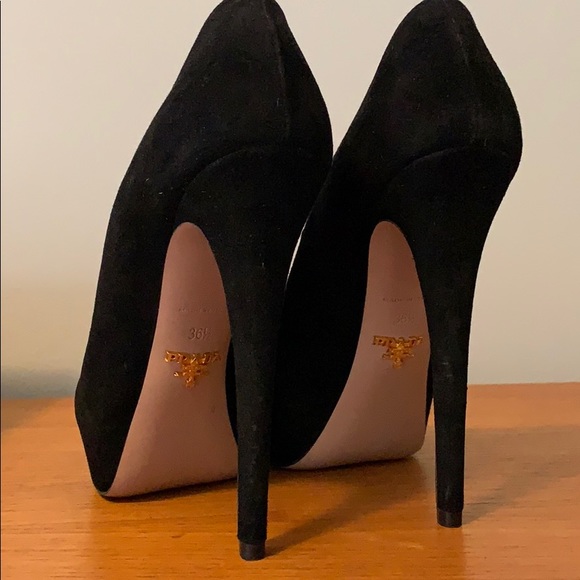 Prada Pumps- Black Suede, barely worn - Picture 4 of 6